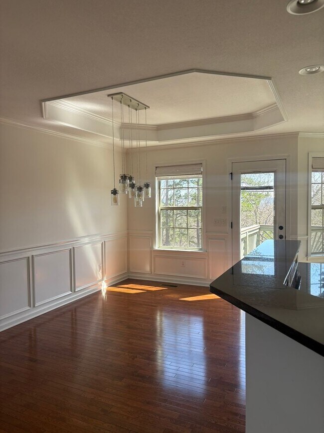 Building Photo - 4 Bedroom 3 Bath House