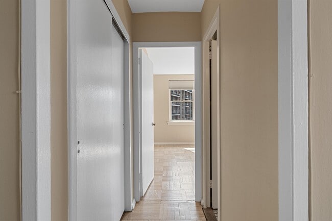 Building Photo - 1450 Palisade Ave