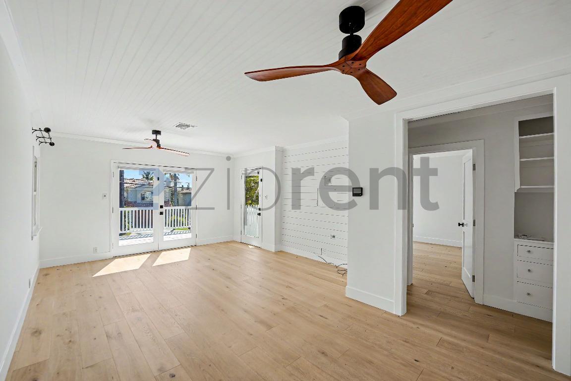 Building Photo - Unit