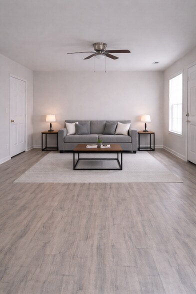 Building Photo - 200 Greenbriar Rd