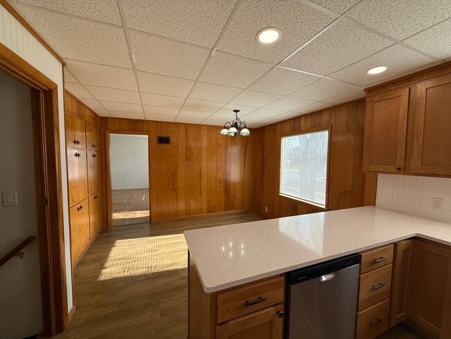 Building Photo - Three Bedroom, One and half bathroom, Atta...