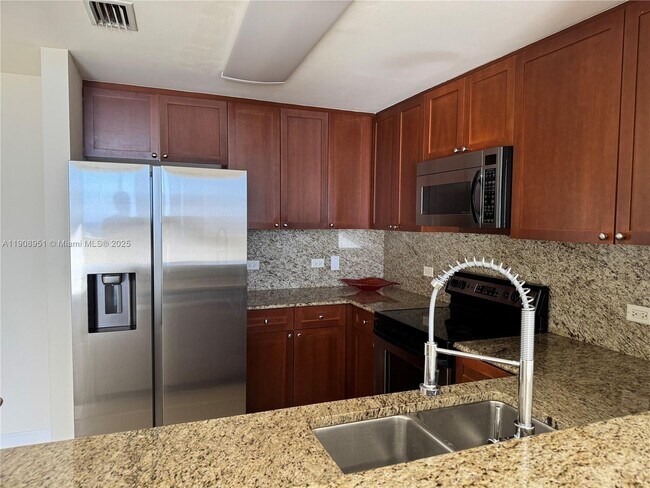 Building Photo - 19501 W Country Club Dr