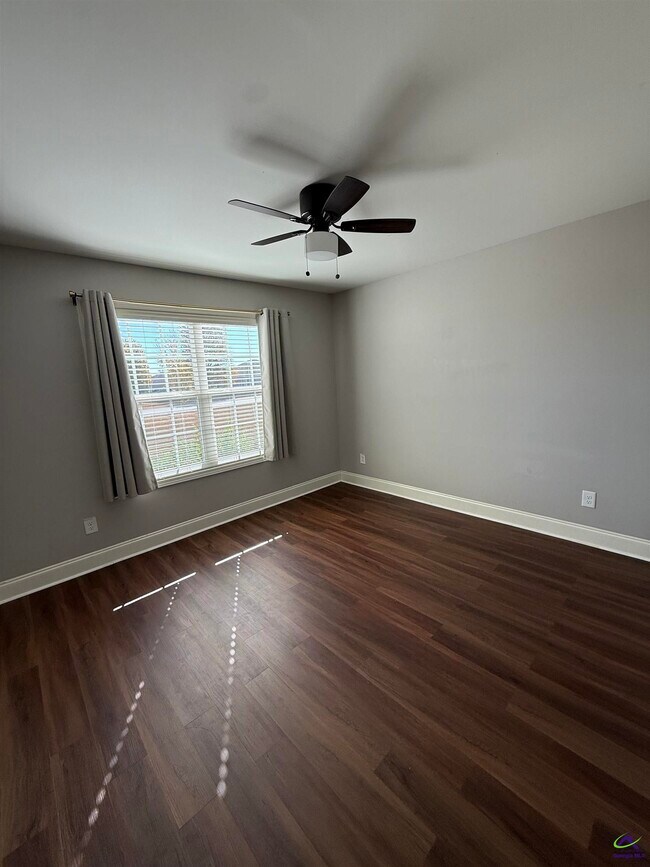 Building Photo - 150 Worchester Cir