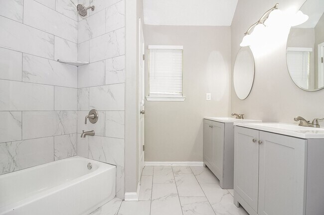 Building Photo - Beautiful Home for Rent in  Barry Farms Ph2 Subdivision!