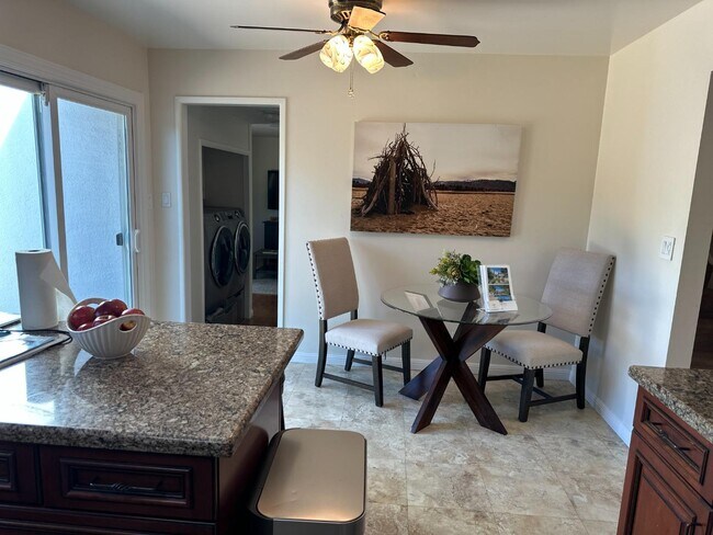 Building Photo - 2172 La Salle Dr