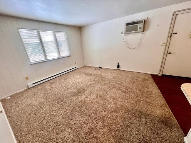 Building Photo - Moon Twp - Spacious 1 Bedroom 1 Bathroom -...