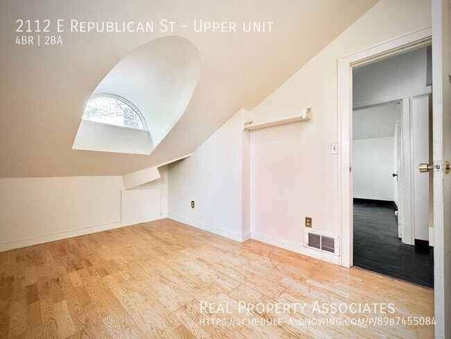 Building Photo - 2112 E Republican St
