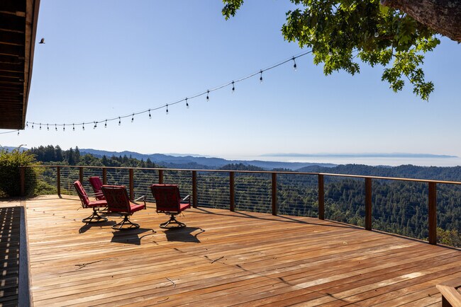 Building Photo - 22533 Majestic Dr