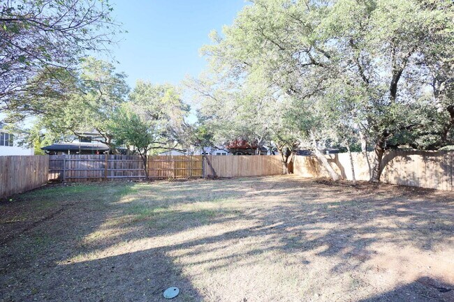 Building Photo - 9519 Braun Square