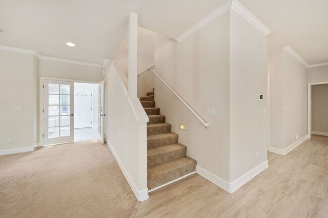 Building Photo - 10657 SW Adele Dr