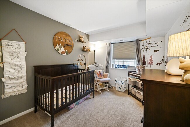 Building Photo - 3122 Valley Dr