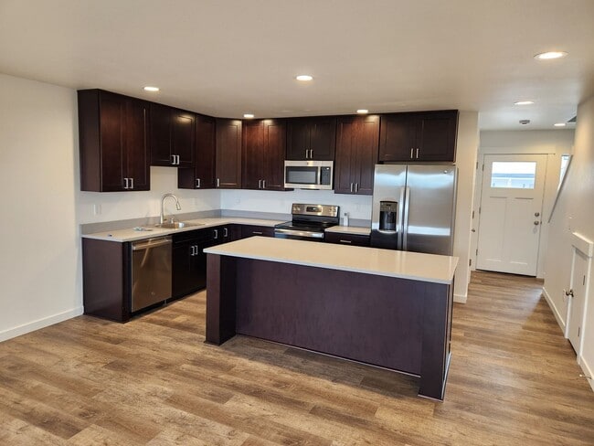 Building Photo - 1012 Peach Rd