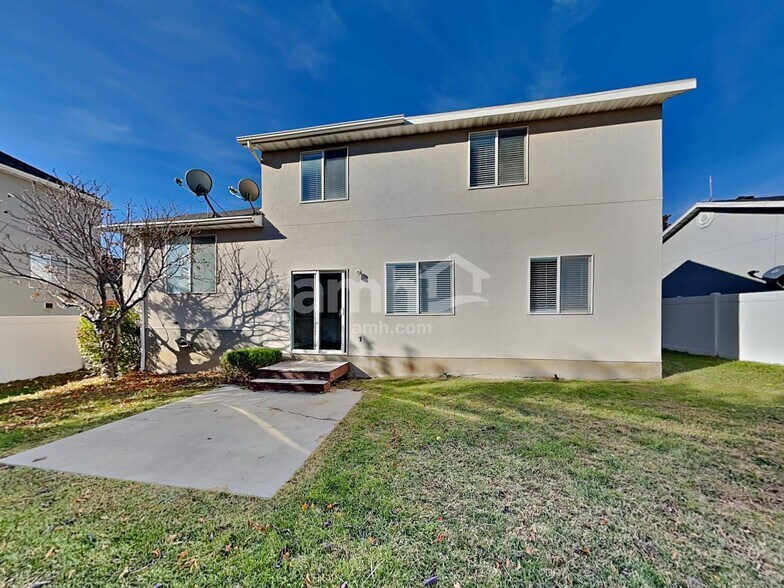 Building Photo - 1526 N 250 W