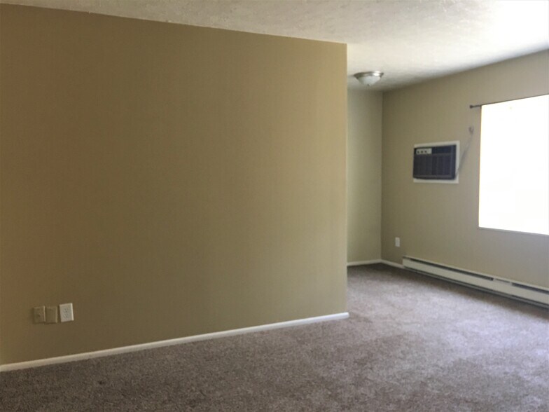 Building Photo - 3 E Central Ave