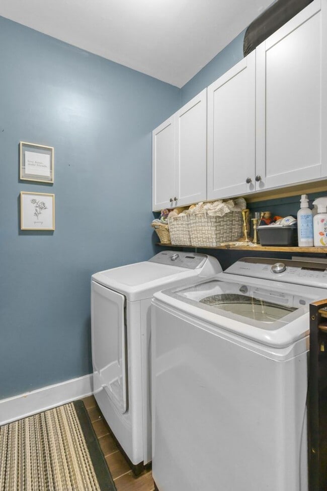 Building Photo - Spacious 4 Bedroom Home in Auburn