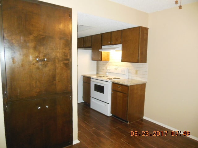 Kitchen - 1305 Camp Craft Rd