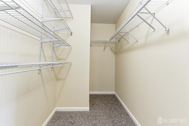 Building Photo - 141 Forest Dr