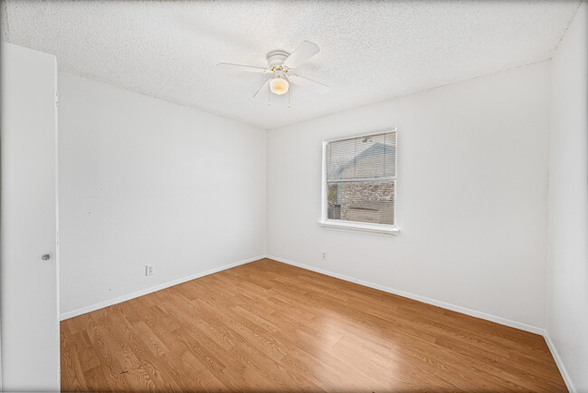 Building Photo - 1601 Taylor Gaines St