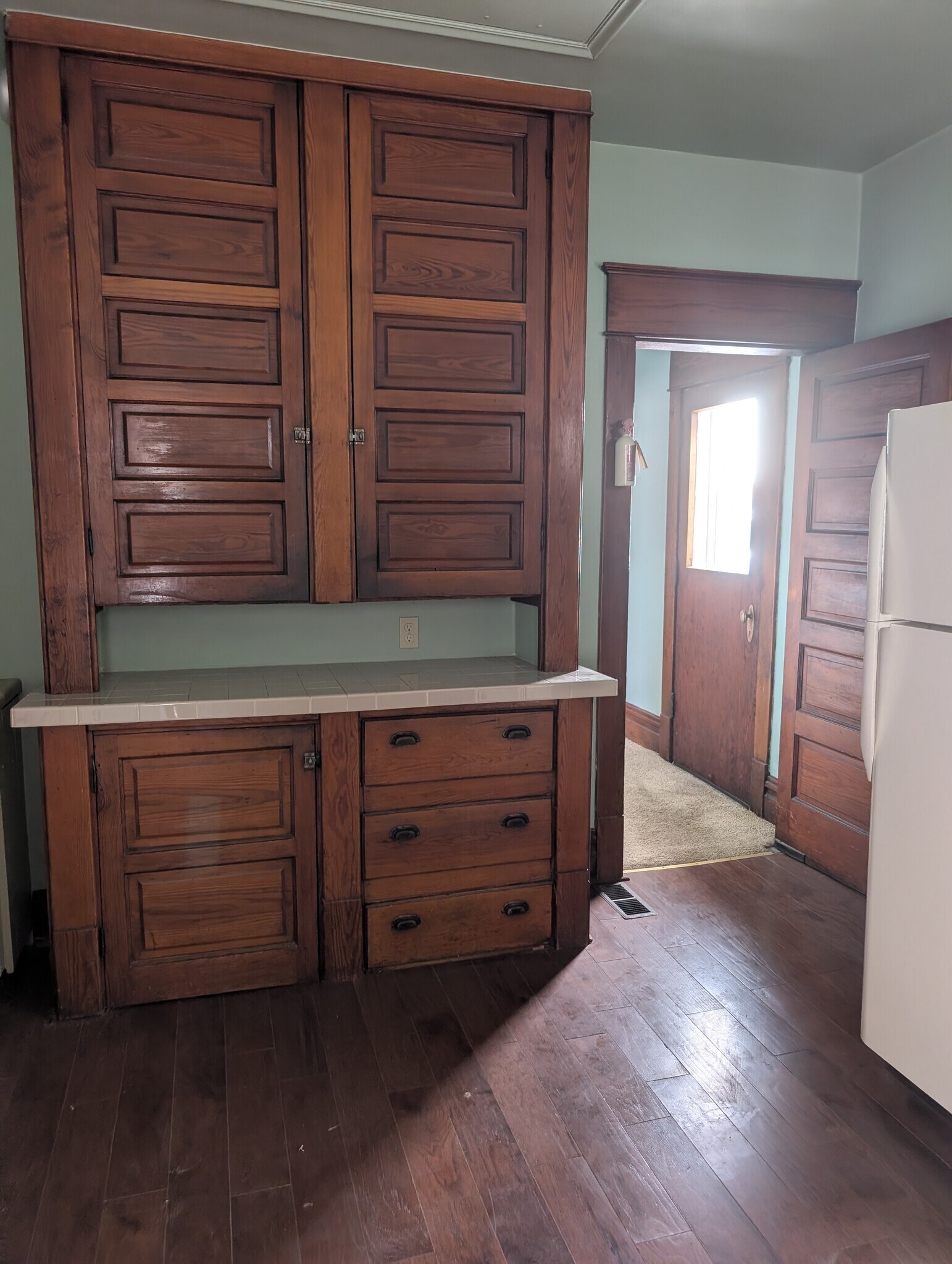 Building Photo - 601 Crescent Ave