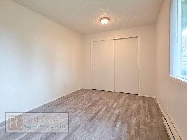 Building Photo - 1760 NE 24th Ave