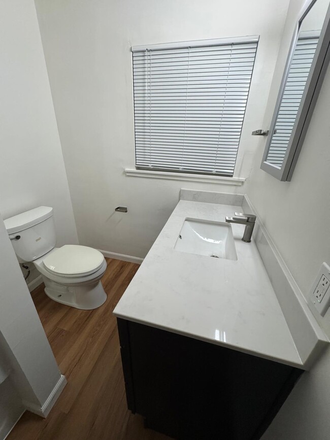 Remodeled bathroom - 1329 Rose St