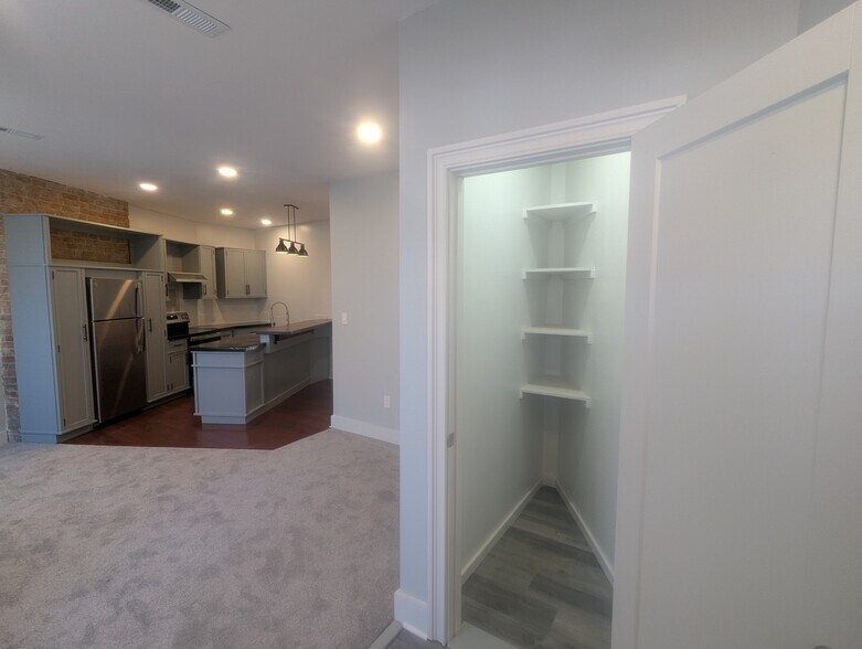 Building Photo - 35 Clinton Ave