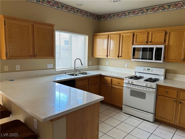 Building Photo - 861 Clear Diamond Ave