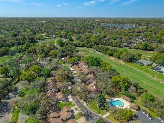 Building Photo - 123 Golf Club Dr