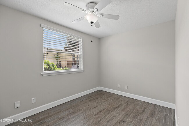 Building Photo - 1511 4th St N