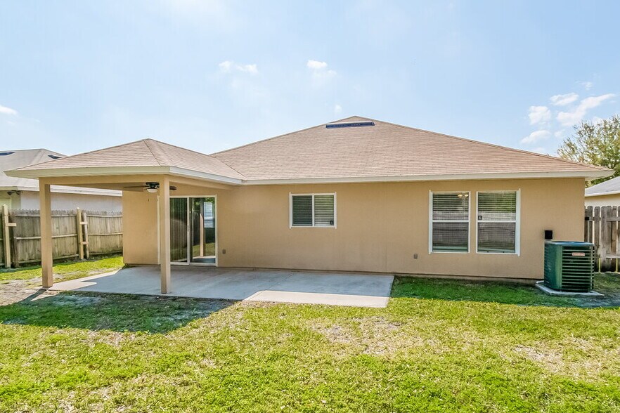 Building Photo - 3978 Cedar Bluff Ln