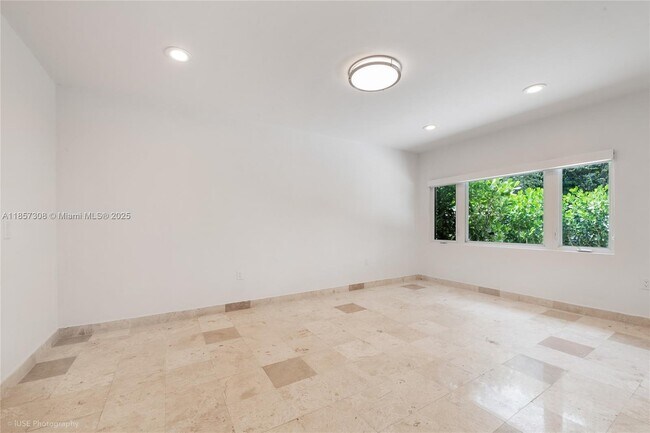 Building Photo - 4117 Alhambra Cir