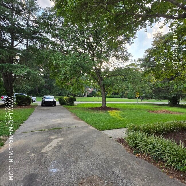 Building Photo - 119 Donald Ross Dr