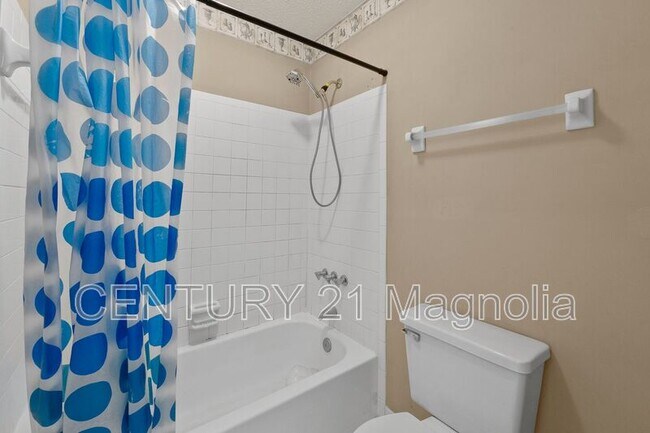 Building Photo - 2519 Carriage Creek