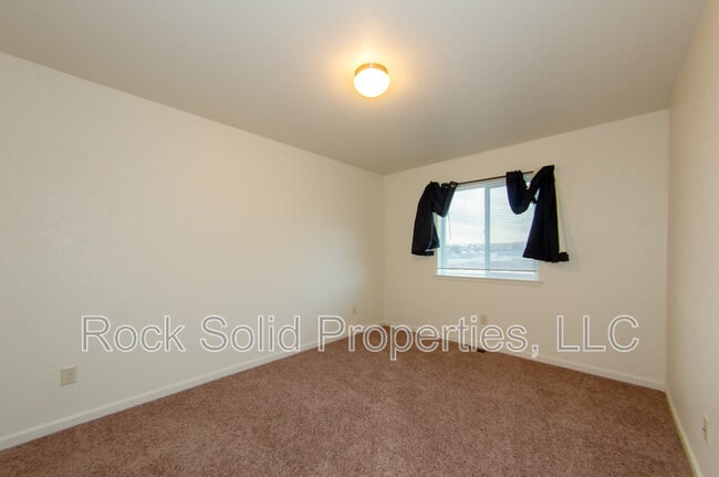Building Photo - 6520 Painted Rock Trl