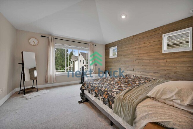 Building Photo - Spacious 3-Bed Oasis in Bothell with 3.5 Bathrooms and 2353 Sq Ft!
