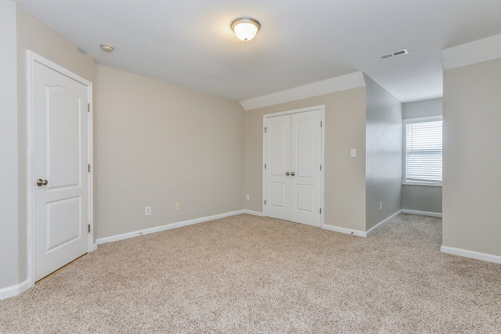 Building Photo - 1040 Bridlemine Dr