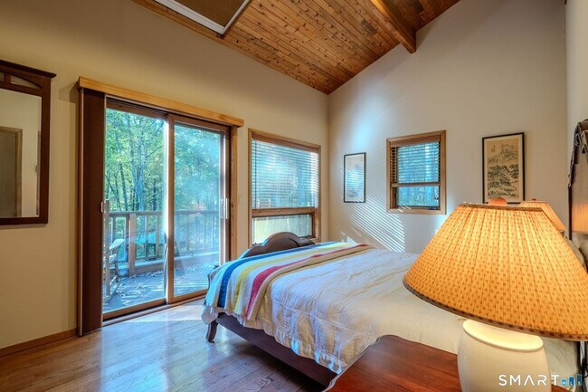 Building Photo - 278 Woodchuck Ln
