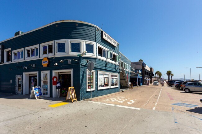 Building Photo - 2BR with Assigned Parking in Pacific Beach