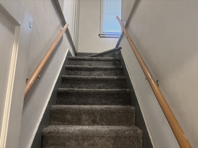 Building Photo - 1909 Williams Blvd SW