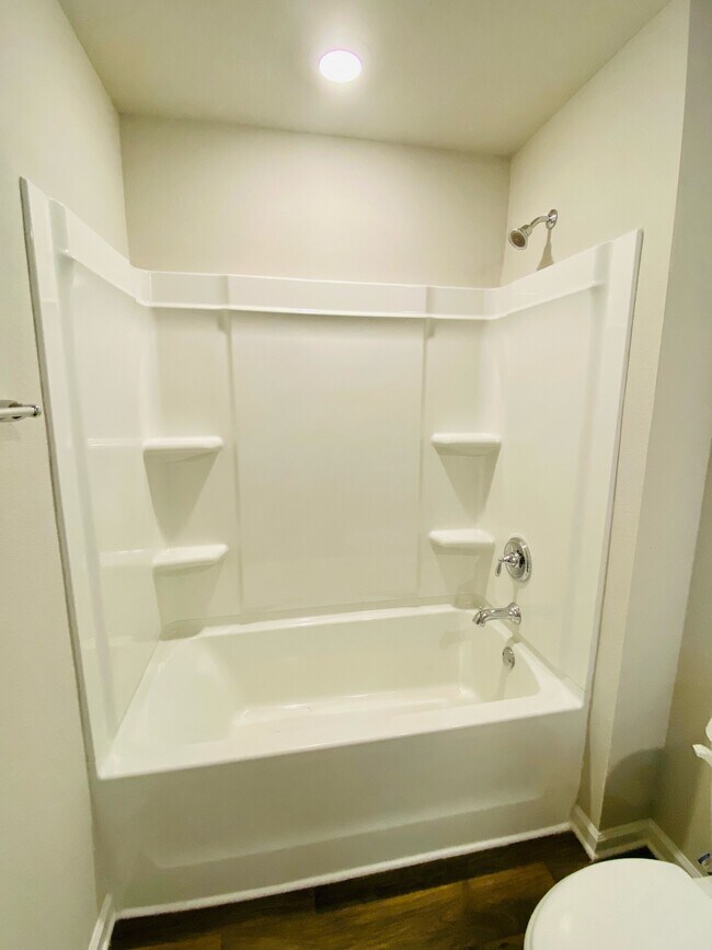 Building Photo - 23135 Shadowridge Dr