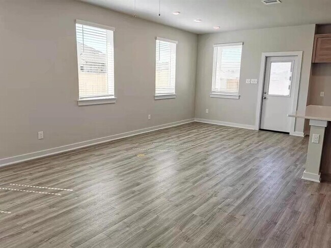 Building Photo - 118 Dedina Dr