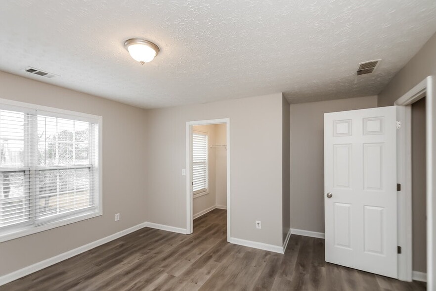 Building Photo - 2662 Rainbow Creek Dr