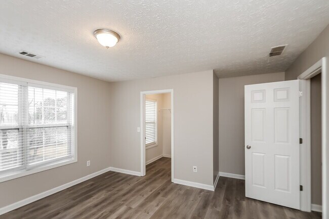 Building Photo - 2662 Rainbow Creek Dr