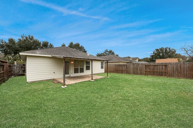 Building Photo - 142 Big Thicket Dr