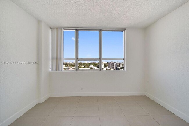 Building Photo - 1500 Bay Rd
