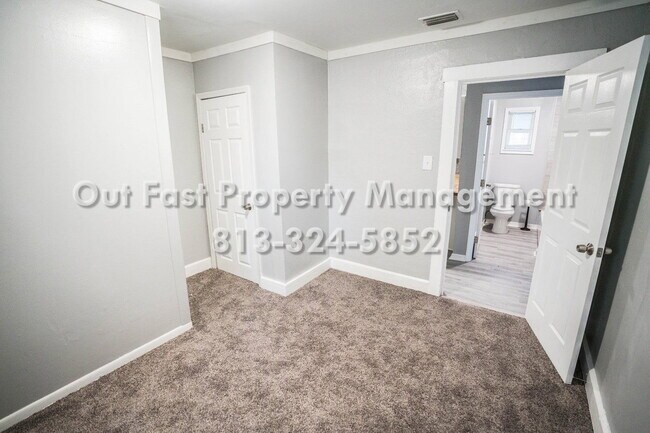 Building Photo - 2625 4th Ave S