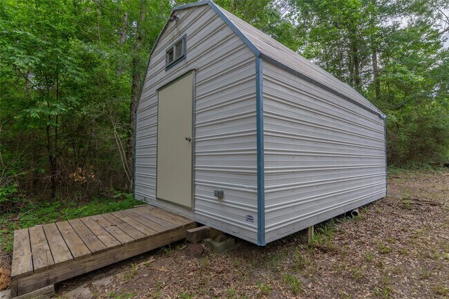 Building Photo - 14701 Cedar Ln Loop