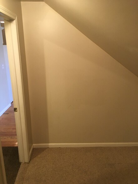 Building Photo - 604 W MT MORIS ST APT 3