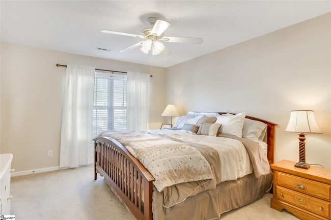 Building Photo - 213 Springfield Cir