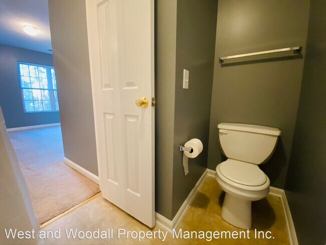 Building Photo - 2 br, 1.5 bath House - 17 Moorefield Court
